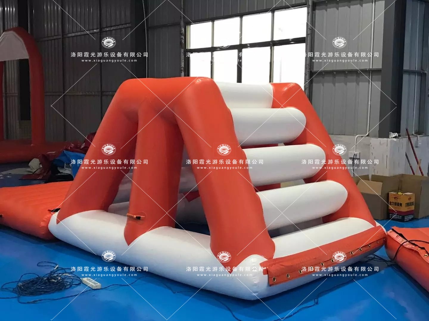 东郊镇水上闯关设施
