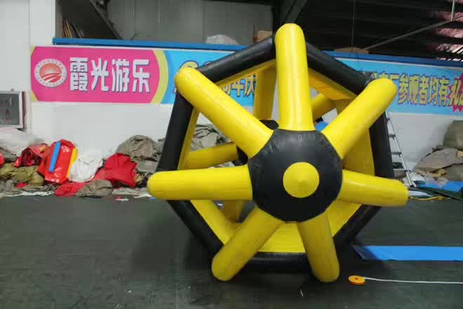 东郊镇充气水上滚筒球